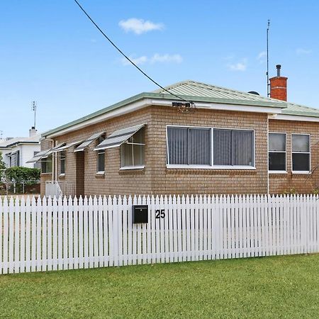 King'S Park Vila Tamworth Exterior foto